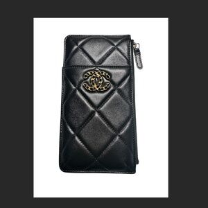 CHANEL 19 LEATHER PURSE